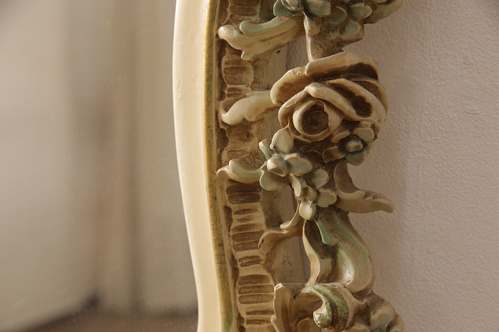 ヴィンテージ家具　イタリア　SILIK(シリック)　ロココ調の細やかで豪華な彫刻が見事!存在感を放つウォールミラー(壁掛け鏡、ビンテージ)(定価約35万円)(R-053407)