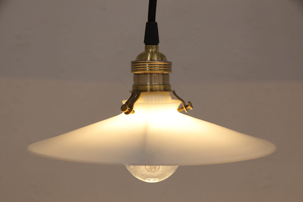 アンティーク照明　和製アンティーク　シンプルでありながらレトロな雰囲気を醸し出す平笠照明(天井照明、吊り下げ照明、ペンダントライト)(R-053427)