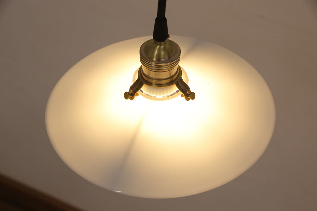 アンティーク照明　和製アンティーク　シンプルでありながらレトロな雰囲気を醸し出す平笠照明(天井照明、吊り下げ照明、ペンダントライト)(R-053427)