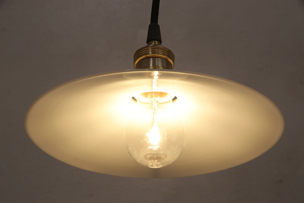アンティーク照明　和製アンティーク　シンプルでありながらレトロな雰囲気を醸し出す平笠照明(天井照明、吊り下げ照明、ペンダントライト)(R-053428)