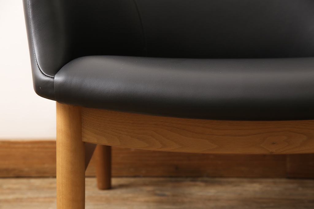 中古　超美品　キタニ(KITANI)　ウォールナット　フィン・ユールデザイン  FJ-01　美しさを感じさせる本革イージーチェア(レザー、アームチェア、椅子)(R-053448)