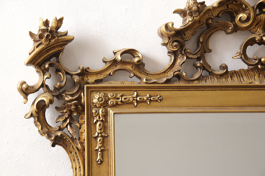 中古　極美品　イタリア超高級輸入家具　ロココ様式　 大振りなサイズとゴールドの彫刻(木彫り)が存在感抜群なウォールミラー(定価約100万円)(壁掛け鏡、姿見)(R-053498)