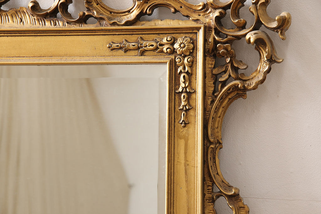 中古　極美品　イタリア超高級輸入家具　ロココ様式　 大振りなサイズとゴールドの彫刻(木彫り)が存在感抜群なウォールミラー(定価約100万円)(壁掛け鏡、姿見)(R-053498)