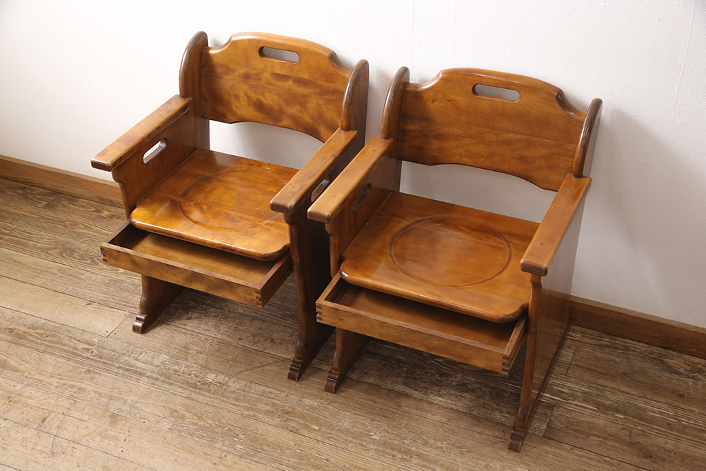 中古　民芸家具　カバ材(樺材)　木の優しいぬくもりを感じる引き出し付きチェア2脚セット(アームチェア、板座チェア、椅子、イス)(R-053534)
